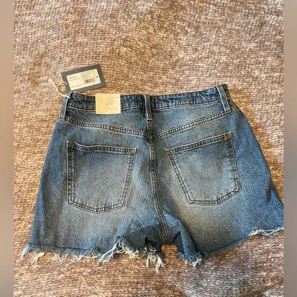Target universal thread highest rise curvy shorts size 8 - Picture 2 of 2